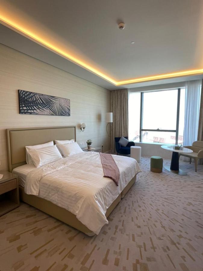 Palm Tower Palm Jumeirah Dubai Exterior photo